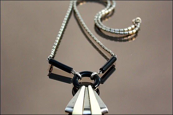 ☑️ 20th Century Decorative Arts |chrome galalith necklace