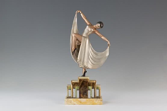 ☑️ 20th Century Decorative Arts | Art Deco Spelter Figure 1925