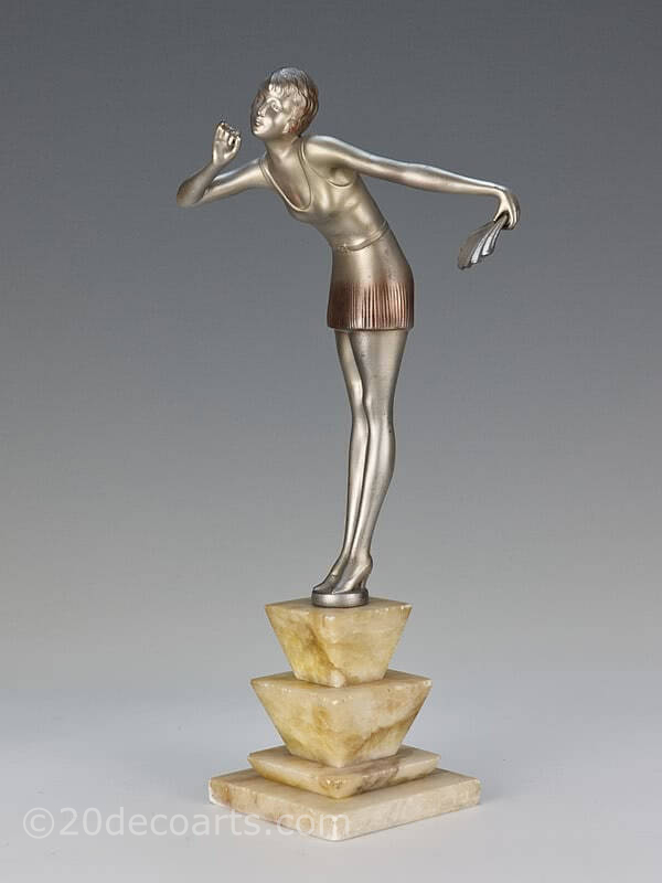  20th Century Decorative Arts |Stefan Dakon- An Art Deco spelter  figure , Vienna circa 1930 depicting a dancer dressed in stylish attire, photo 1